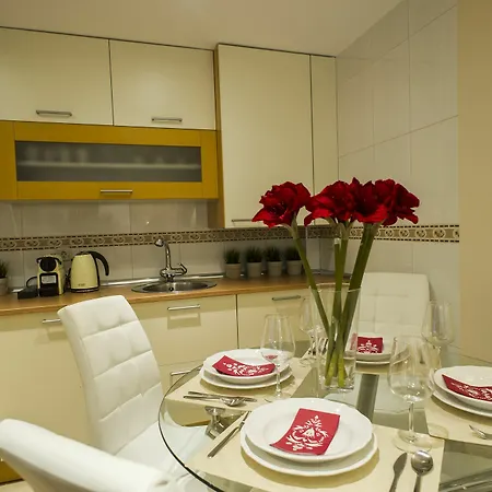 Rent Cervantes 47 *